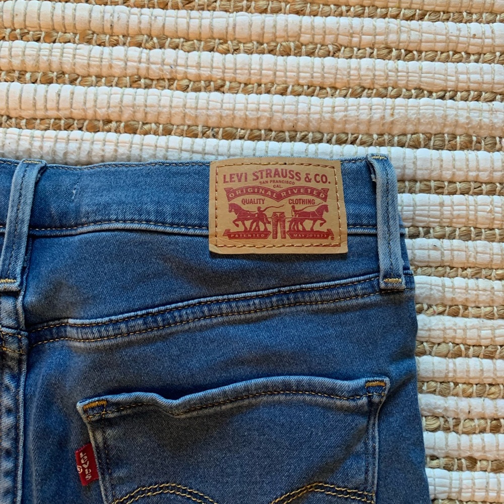 High Rise Super Skinny Levi’s!!